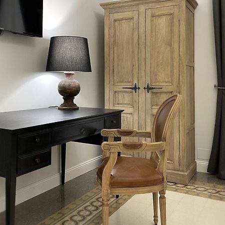 Dimora Borghese “Whitaker” Apartment ปาแลร์โม ภายนอก รูปภาพ