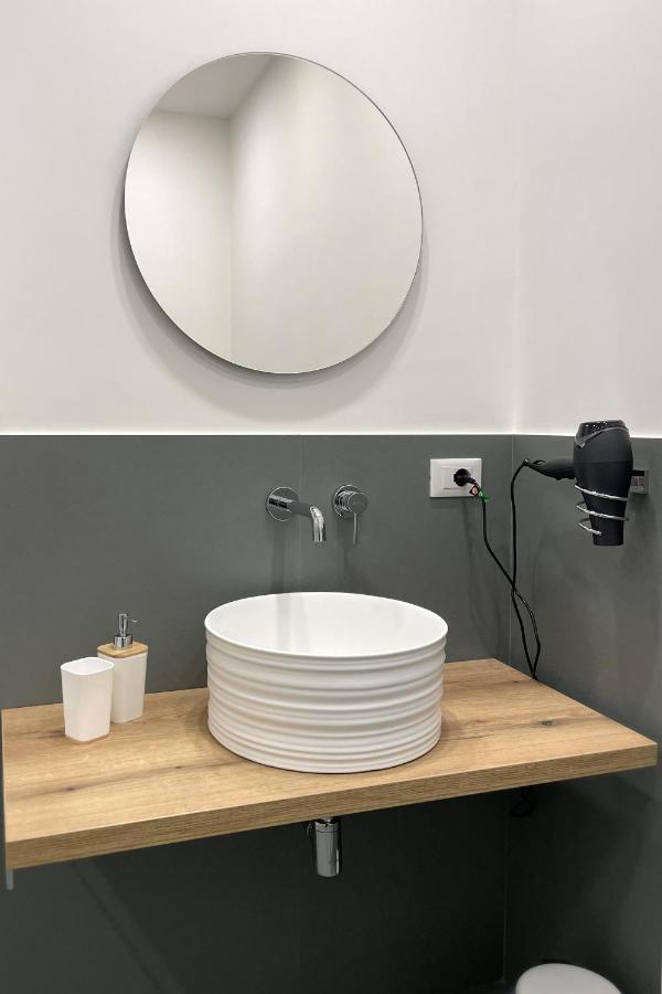 Dimora Borghese “Whitaker” Apartment ปาแลร์โม ภายนอก รูปภาพ